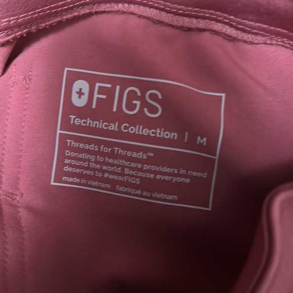 LIMITED EDITION BREAST CANCER PINK FIGS SET: one pocket top and kade pant - Picture 5 of 6